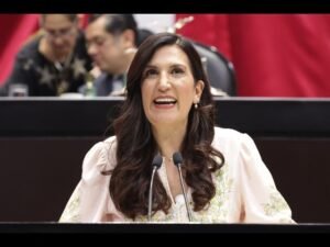 Kenia López Rabadán