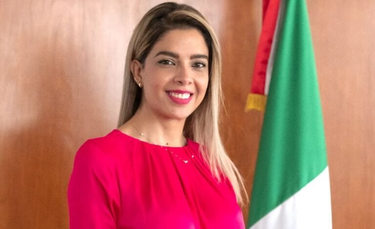 Ruth González en el Senado de la República