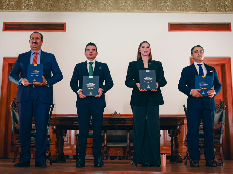 Galería: La Constitución es el pacto que defiende derechos y limita el poder.-Miguel Flores al conmemorar Cuarto Aniversario de la Nueva Carta Magna de Nuevo León