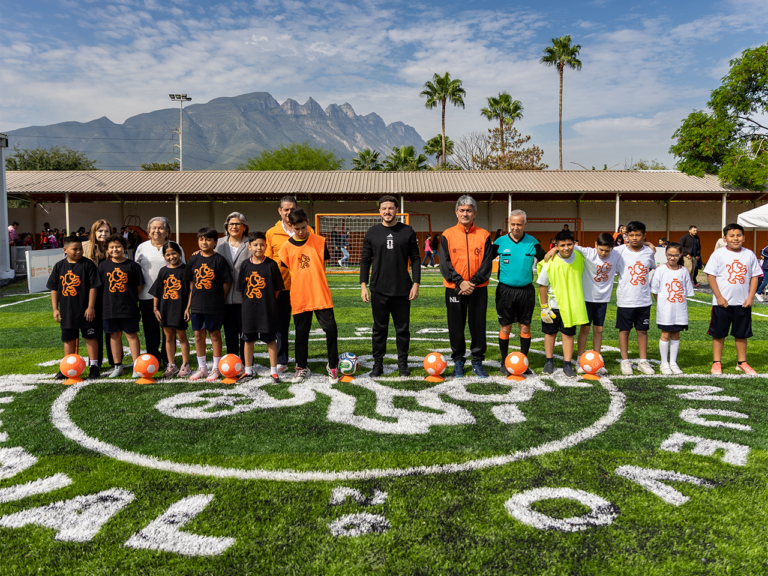 Galería: Entrega Gobernador cancha polideportiva en Escuela Anastacio Treviño; Ya suman 651 en NL