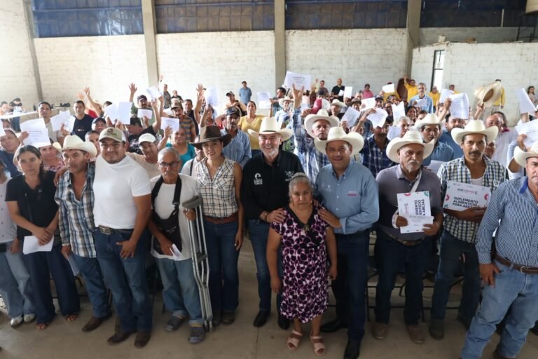 Apoya SEDEA con suplemento alimenticio a productores apícolas de la Sierra