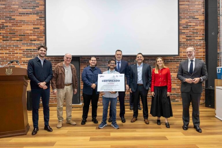 Mauricio Kuri González (Partido Acción Nacional (PAN)), actividad política documentada en Wikipol