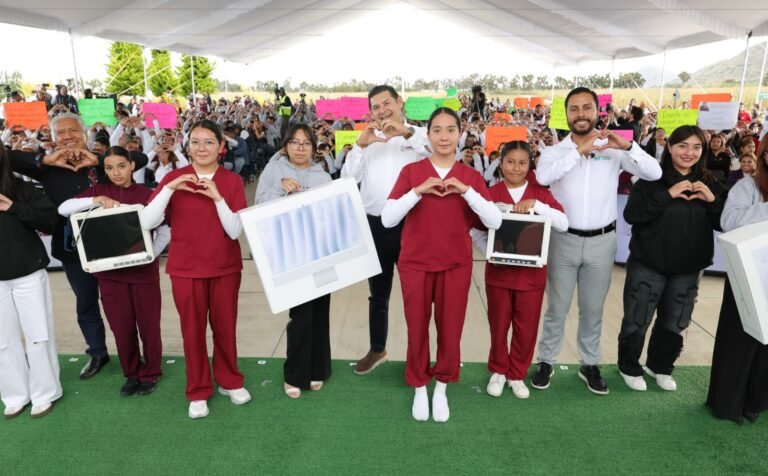 Galería: Promueve gobierno estatal educación, tecnología y energía limpia en Oriental