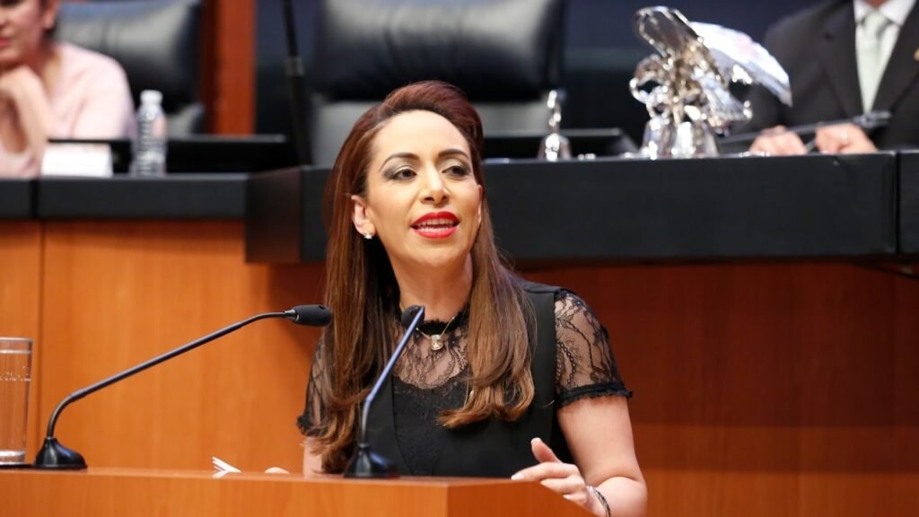 Adriana Dávila Fernández (Partido Acción Nacional (PAN)), Exdiputada Federal, perfil político en Wikipol