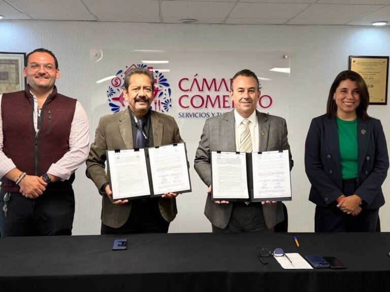 Fortalecen UPAM y CANACO vinculación empresarial para impulsar oportunidades profesionales estudiantiles