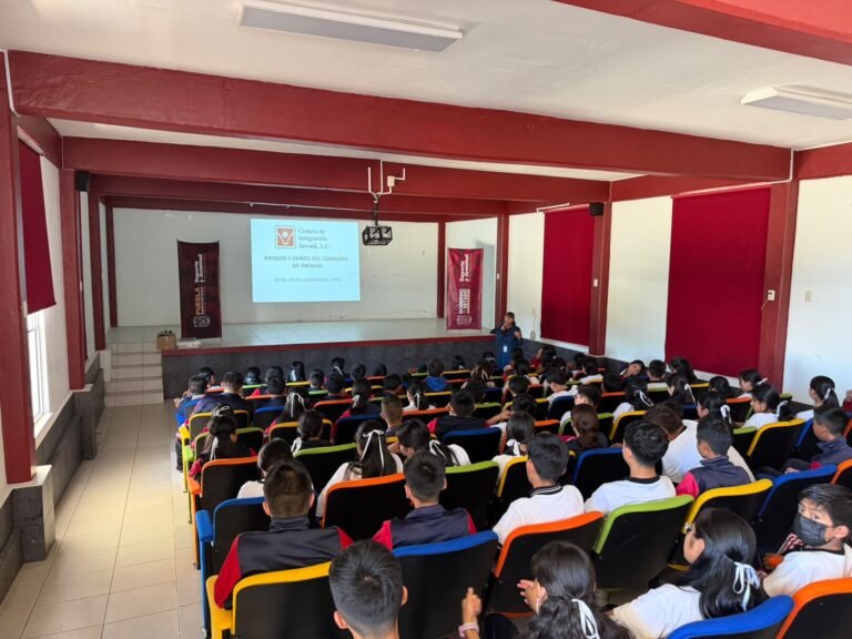 Secretaría de Deporte y Juventud lleva taller “Consume que Consume”