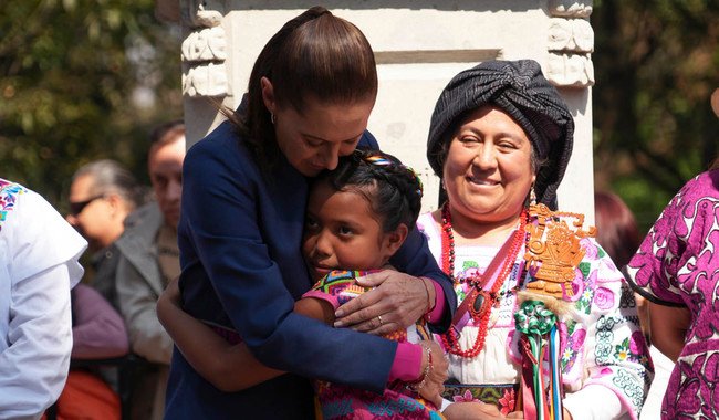 Develación de esculturas de mujeres ancestras en el Paseo de las Heroínas, símbolo firme contra el racismo, clasismo y machismo: Presidenta