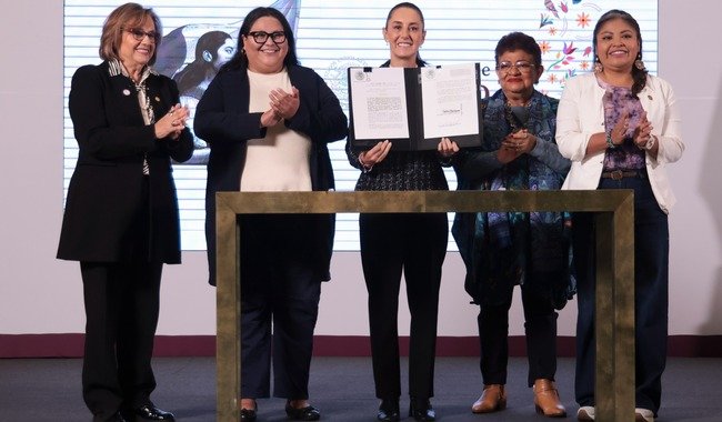Presidenta Claudia Sheinbaum firma derecreto que garantiza la igualdad sustantiva de las mujeres en la Constitución