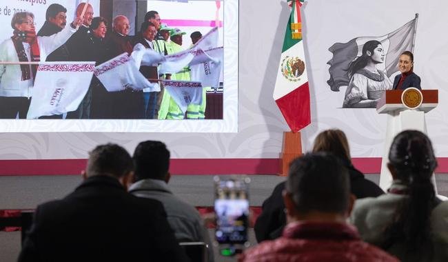 Plan Integral del Oriente: Presidenta Claudia Sheinbaum encabeza entrega de trenes de pavimentación a municipios del Edomex