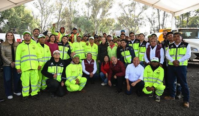 Plan Integral del Oriente del Estado de México: Presidenta cumple meta de entrega de trenes de pavimentación a 10 municipios del Edomex