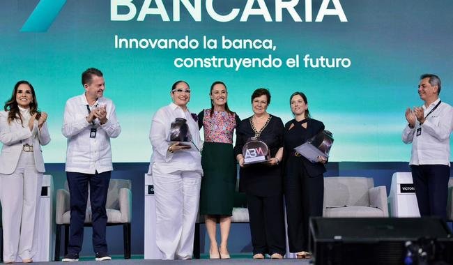 Celebra Presidenta compromiso de la banca de incrementar créditos al sector privado en inauguración de la 89 Convención Bancaria de la ABM